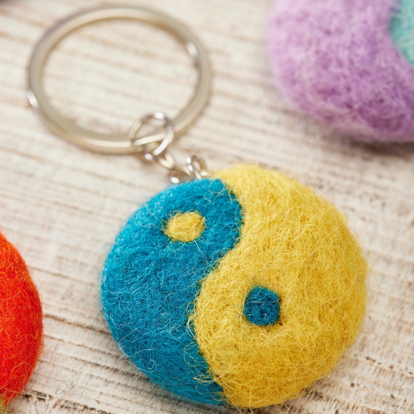 Assorted Colour Felt Yin Yang Keyring - KR22 - Uneeka
